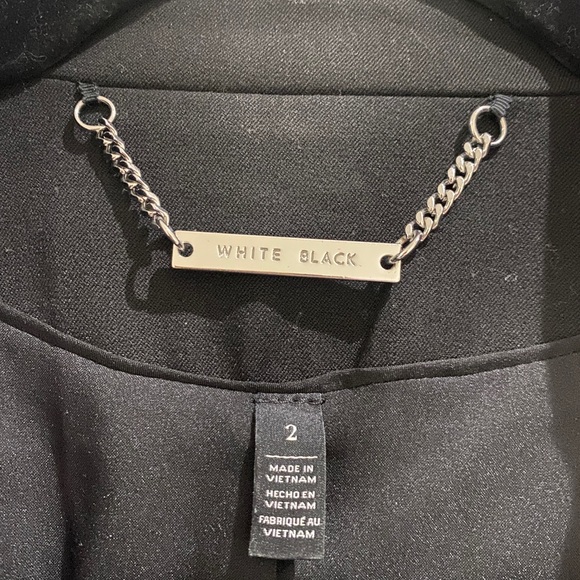 White House black market signature blazer. - Picture 3 of 5